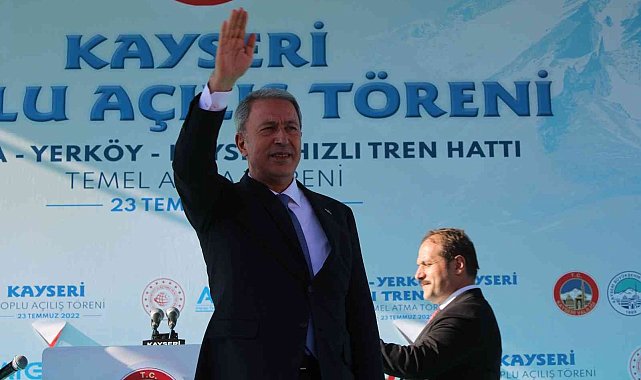 Bakan Akar: "Yunanistan'ın Türk okullarını askıya almasını şiddetle kınıyorum"