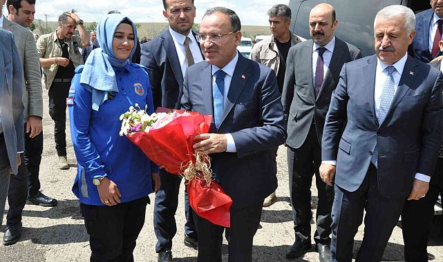 Bakan Bozdağ Kars'tan duyurdu: