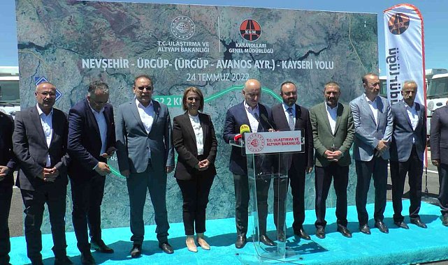 Bakan Karaismailoğlu: "Yaptığımız projeler vizyonsuzlara tokat gibi cevabımızdır"