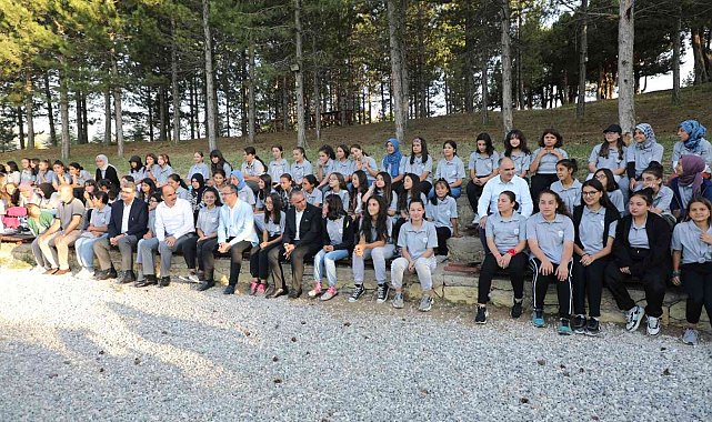 Bakan Kasapoğlu Atabey Gençlik Kampı'nda gençlerle buluştu