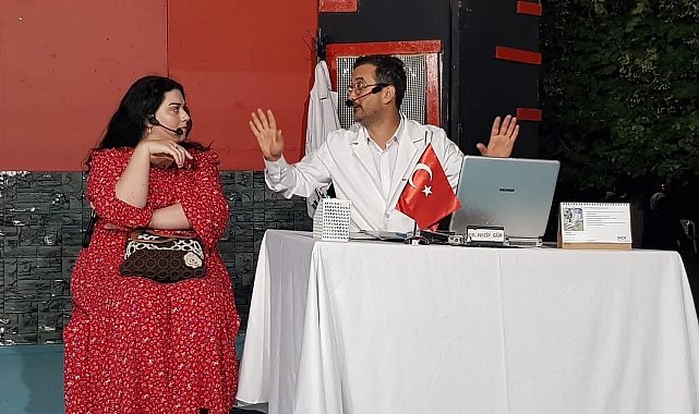 Başiskele Sahili'nde tiyatro keyfi