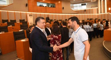 Başkan Bozkurt personeliyle tek tek bayramlaştı