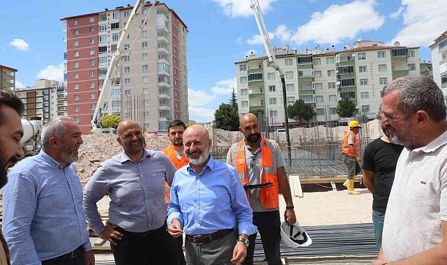 Başkan Çolakbayrakdar: "Mahallelerimiz, örnek ve marka yatırımlarla gelişip, büyüyor"