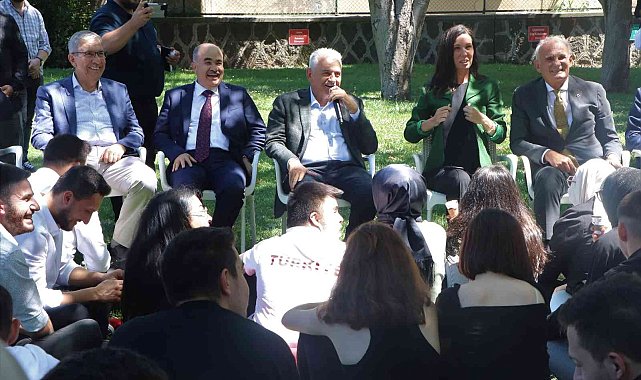 Binali Yıldırım'dan "Çarşamba'yı Sel Aldı" türküsü