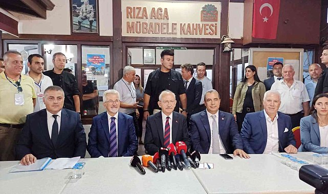 CHP Genel Başkanı Kılıçdaroğlu, muhtarlar ve vatandaşlarla buluştu