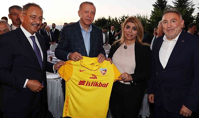 Cumhurbaşkanı'na Kayserispor forması