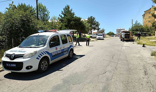 Dikkatsiz sürücü çarptığı iki çocuğu ağır yaraladı