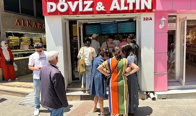 Döviz bürolarında gurbetçi yoğunluğu