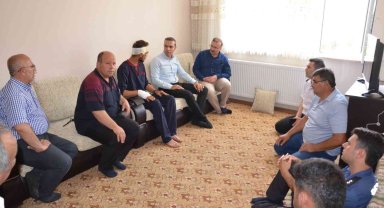 Emet protokolünden, Pençe Kilit operasyonunda yaralanan askere ziyaret