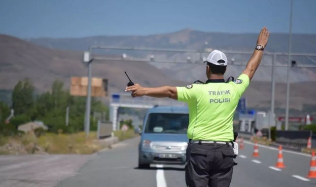 Erzincan'a bayram süresi boyunca 423 bin 112 araç giriş yaptı