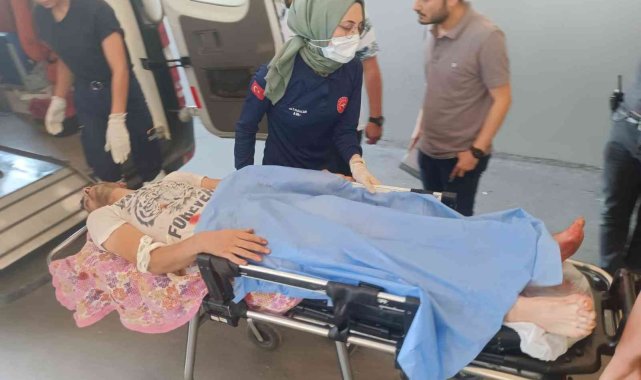 Eve gelip karı-kocayı yaralayıp kaçtı