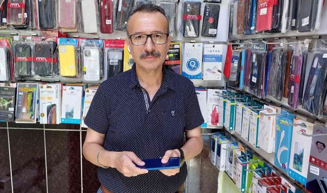 Fatih'te cep telefonunun bataryası bomba gibi patladı