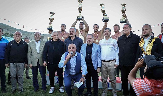 Feslikan'ın başpehlivanı Yusuf Can Zeybek