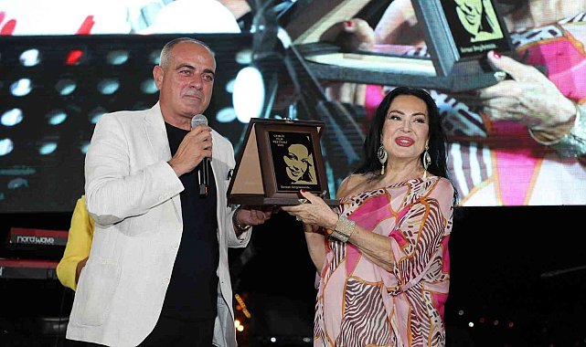 Gemlik Film Festivali'nin açılışını Türkan Şoray yaptı