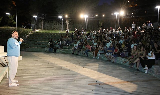 Gençlik Tiyatrosu ilk oyunuyla alkışları topladı