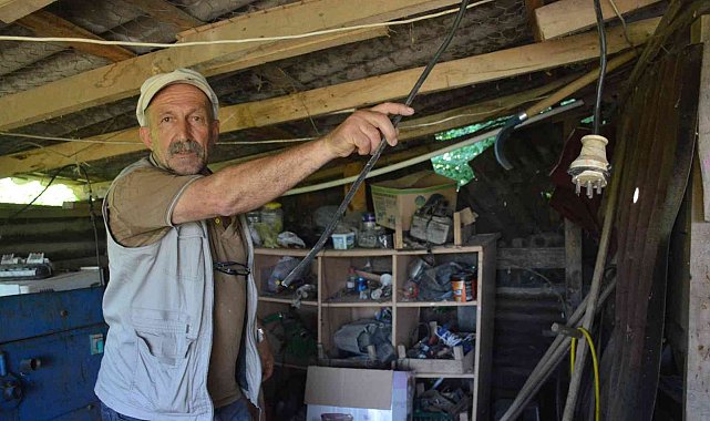 Girdikleri atölyedeki bazı eşyaların yanı sıra elektrik tesisatını bile çaldılar