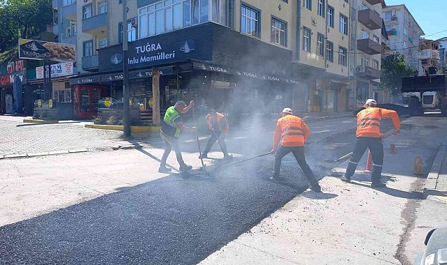 Gölcük'te asfalt seferberliği sürüyor