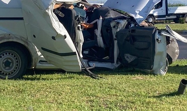 Hafif ticari araç kamyona arkadan çarptı: 3 yaralı