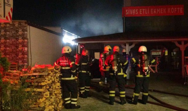 İş yeri fırını alevlere teslim oldu, dumanı görenler panik yaşadı