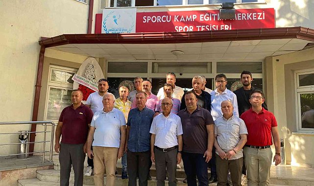 Isparta 32 Spor'da yeni yönetim görev dağılımını yaptı