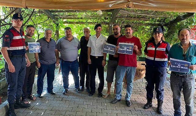 Jandarma ekipleri kahvehanedeki erkeklere eğitim verdi