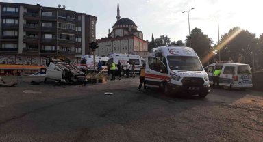 Kdz. Ereğli'de trafik kazası: 1 ölü, 4 yaralı