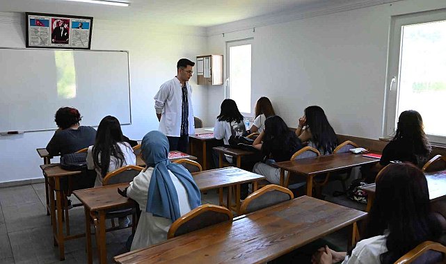 Kemer'de ücretsiz eğitim alan öğrenciler, yeni eğitim öğretim yılına başladı