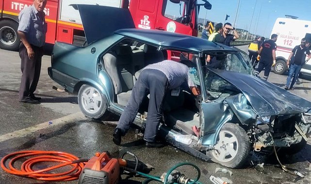 Kırmızı ışıkta bekleyen otomobile çarptı: 1'i ağır 7 yaralı