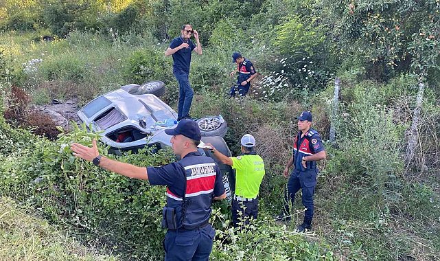 Kontrolden çıkan hafif ticari araç şarampole yuvarlandı