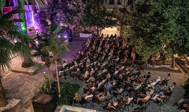 Kuşadası yaz boyunca sanatla güzelleşiyor