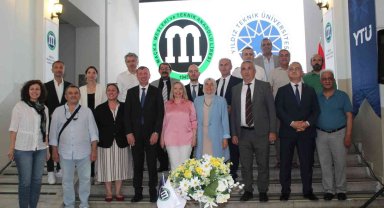 Lise öğrencilerini yarı üniversiteli yapacak protokolde imzalar atıldı