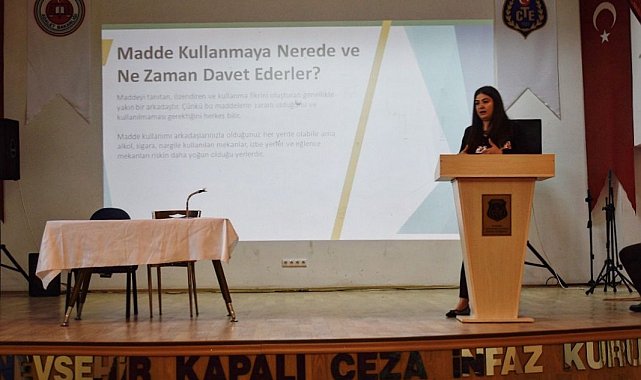 NEVÜ'de 'Bağımlılıkla Mücadele Konferansı' düzenlendi