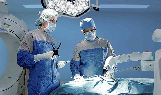 Robotik omurga cerrahisi artık Türkiye'de