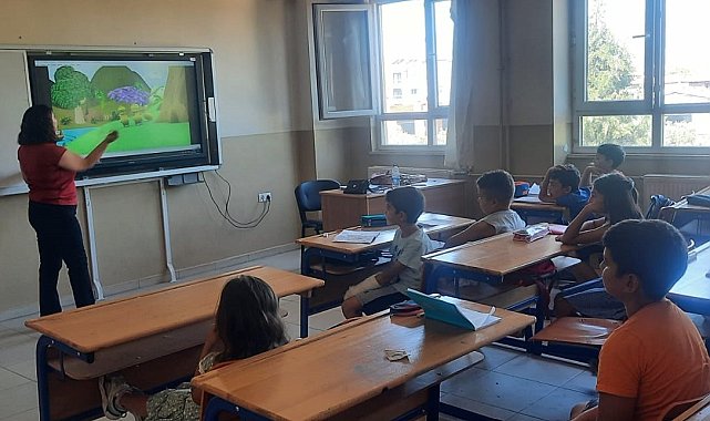Sarıgöl'de öğrencilere yönelik İngilizce kursu açıldı