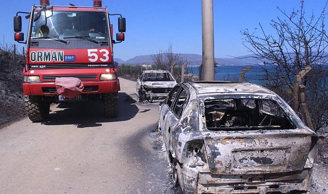 Seferihisar'daki her iki yangın da kontrol altında
