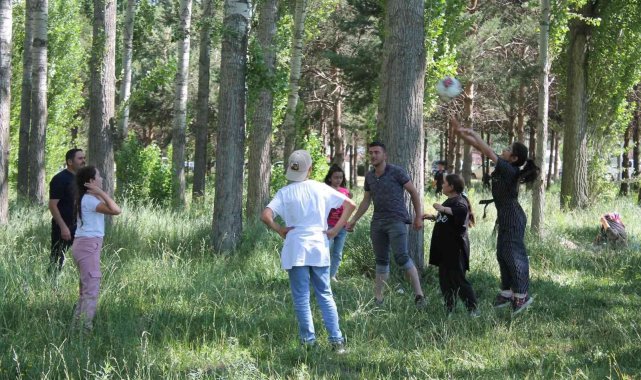 Sıcaklar artınca mesire yerleri doldu taştı
