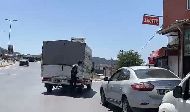 Sultanbeyli'de patenli gencin tehlikeli yolculuğu kamerada