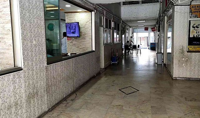 Sultangazi'de masadaki telefonu çalıp böyle kaçtı