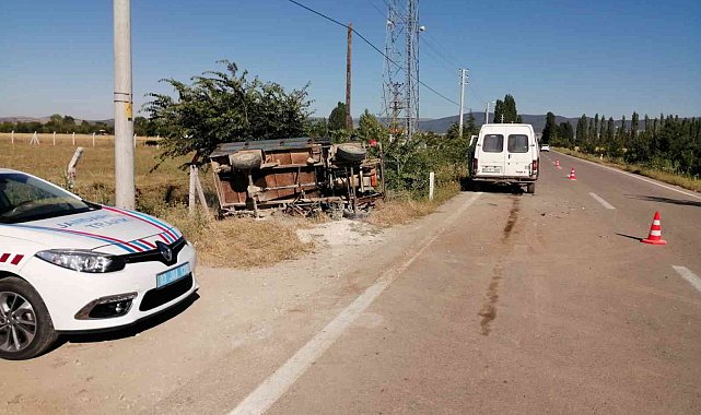 Tarım işçilerini taşıyan araç devrildi, 5 kişi yaralandı