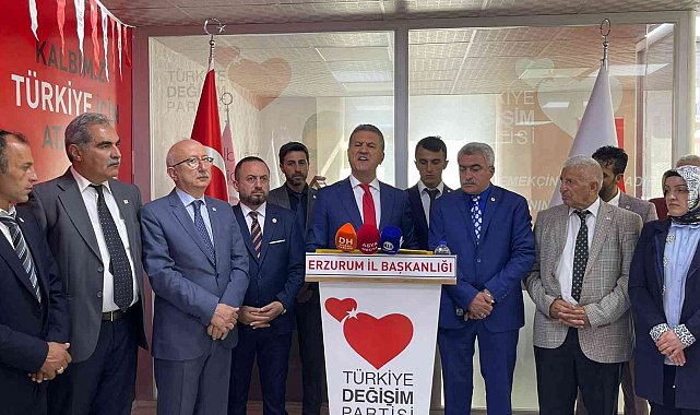 TDP Genel Başkanı Sarıgül, Erzurum'da partililerle bir araya geldi