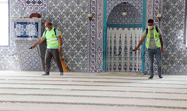 Toroslar'da ibadethanelerin dezenfeksiyonu sürüyor