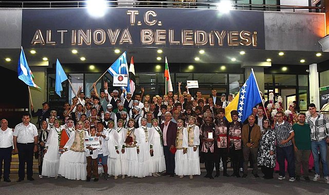 Türk Dünyası Altınova'da buluştu