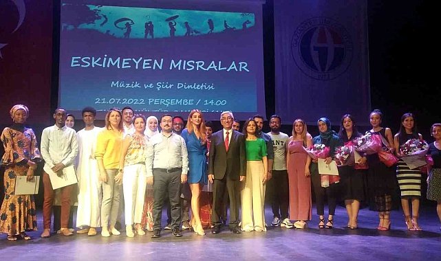 Uluslararası öğrencilerden Türkçe şiir dinletisi