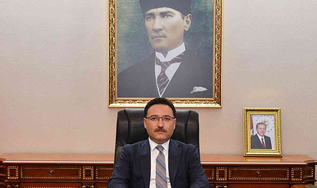 Vali Çiçek: "Basın, demokrasinin yerleşip güçlenmesine önemli katkılar sunmaktadır"