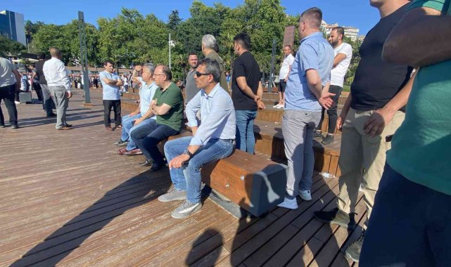 Vali Tutulmaz denizde kaybolan gencin ailesiyle biraya geldi