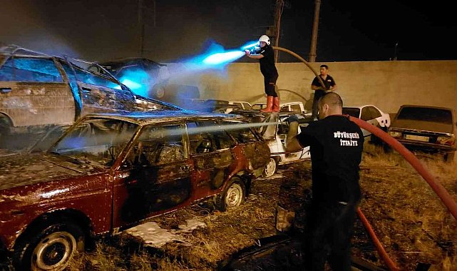 Van'da yangın, 11 araç hasar gördü