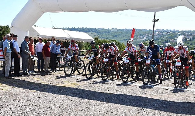 Yalova Altınova'da Pedallar şampiyonluk için dönüyor