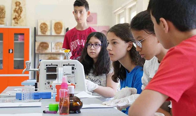 1 milyon öğrenci, yaz okullarında hem eğleniyor hem öğreniyor