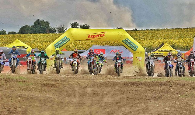 108 motosikletçi Türkiye Şampiyonası'nda heyecan yaşattı