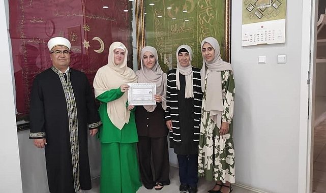 21 yaşındaki genç kız aradığı huzuru İslam'da buldu